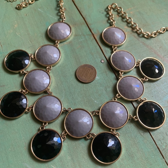 Francesca's Collections Black & Gray Round Stone Necklace - NWOT - Neutral Gems - Picture 7 of 9